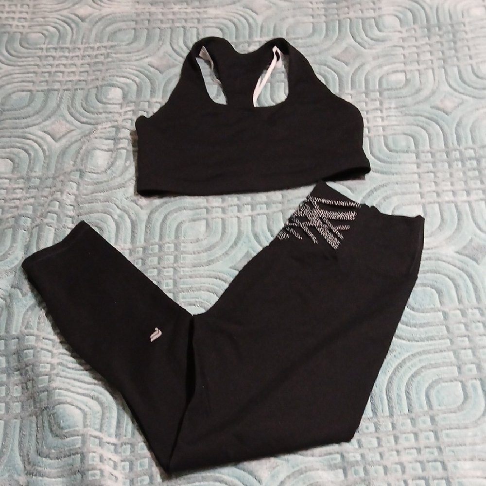 Fabletics Black Sports Bra and Leggings Set